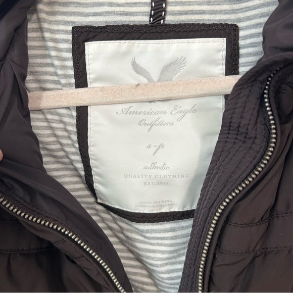 American Eagle Outfitters Chocolate Brown Quilted Puffer Vest Women’s Size Small - Picture 3 of 7